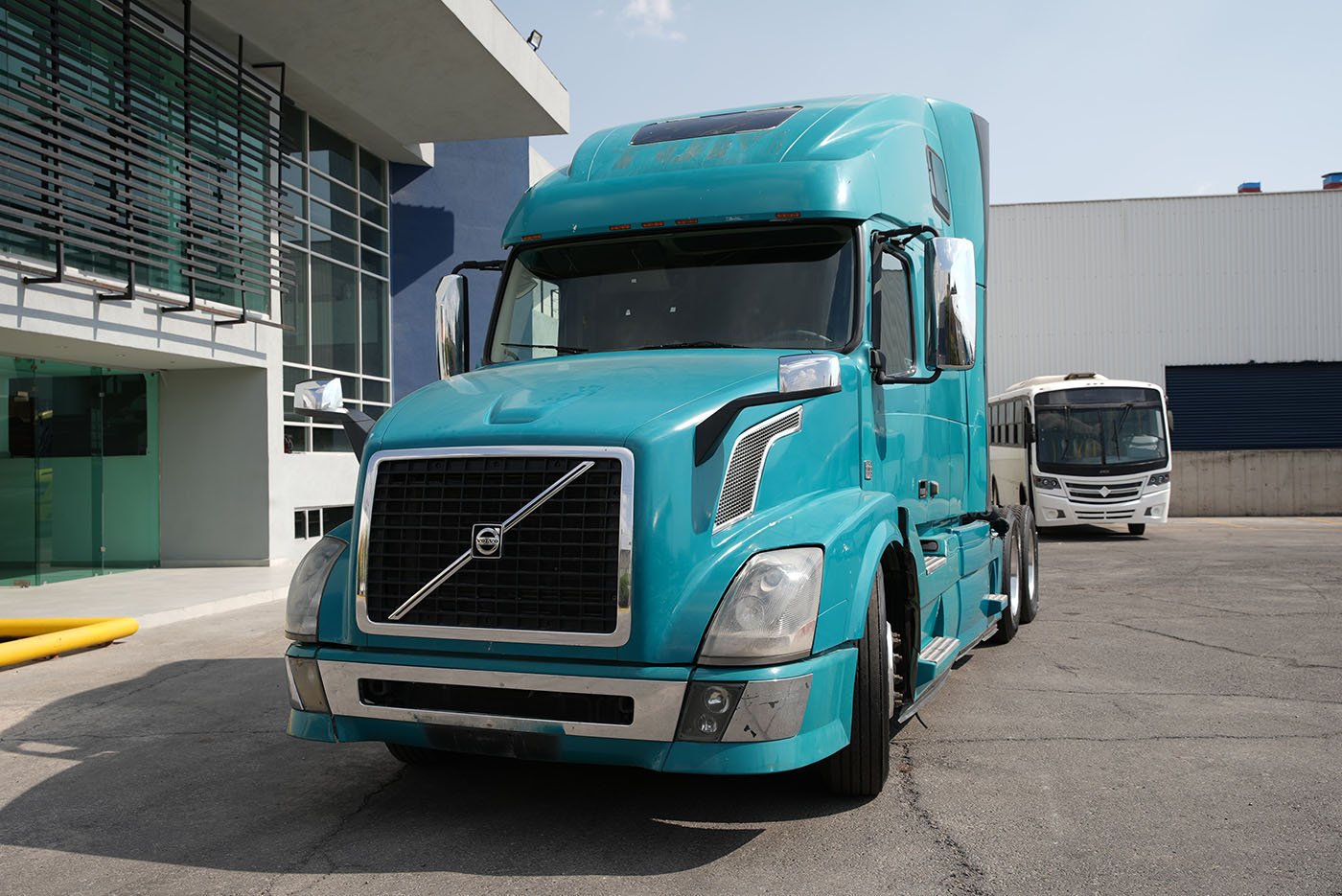 volvo,VNL 64T-670,2015