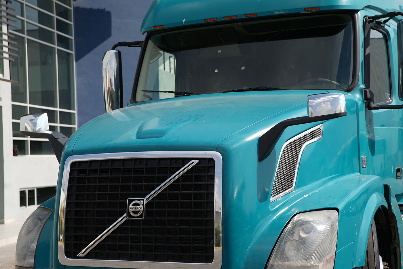 volvo,VNL 64T-670,2015