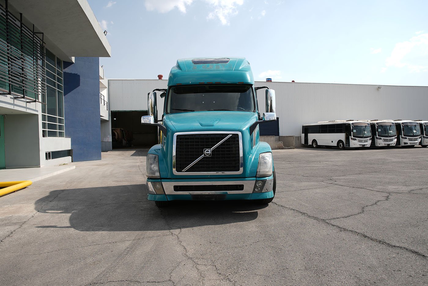 volvo,VNL 64T-670,2015