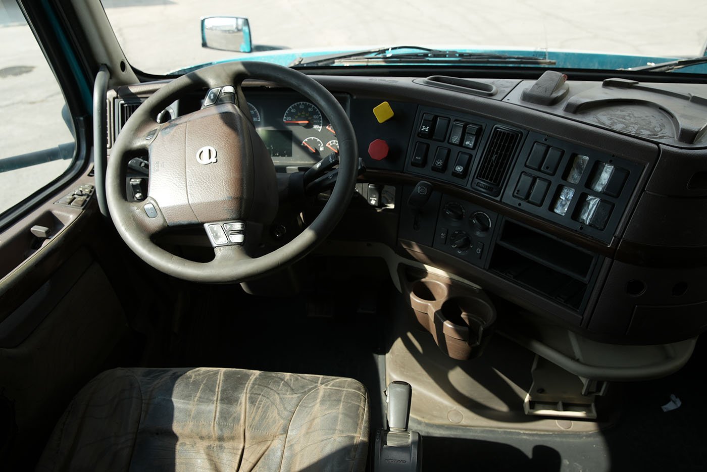 volvo,VNL 64T-670,2015