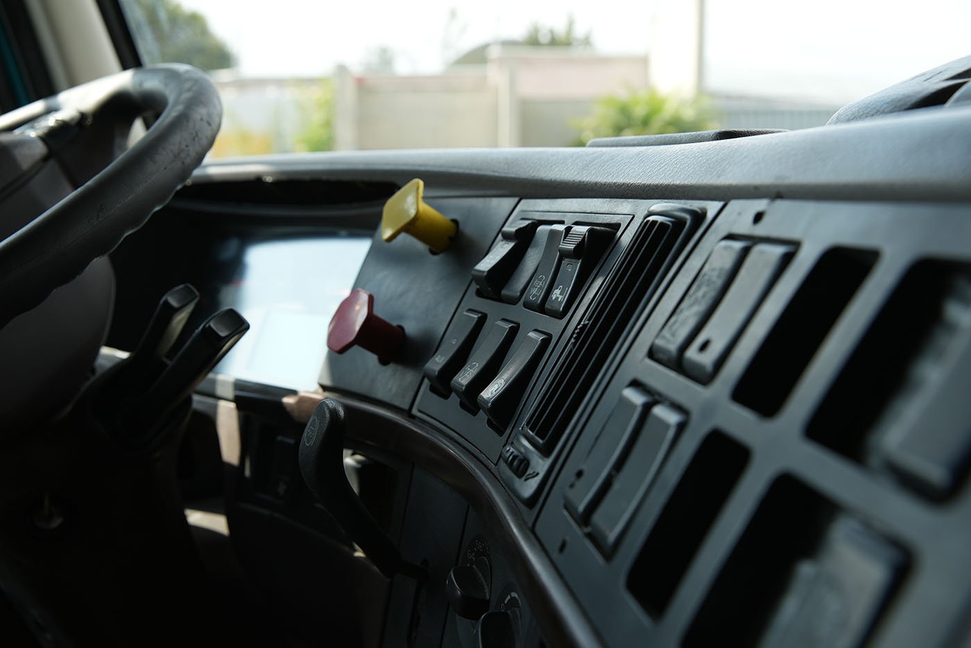 volvo,VNL 64T-670,2015