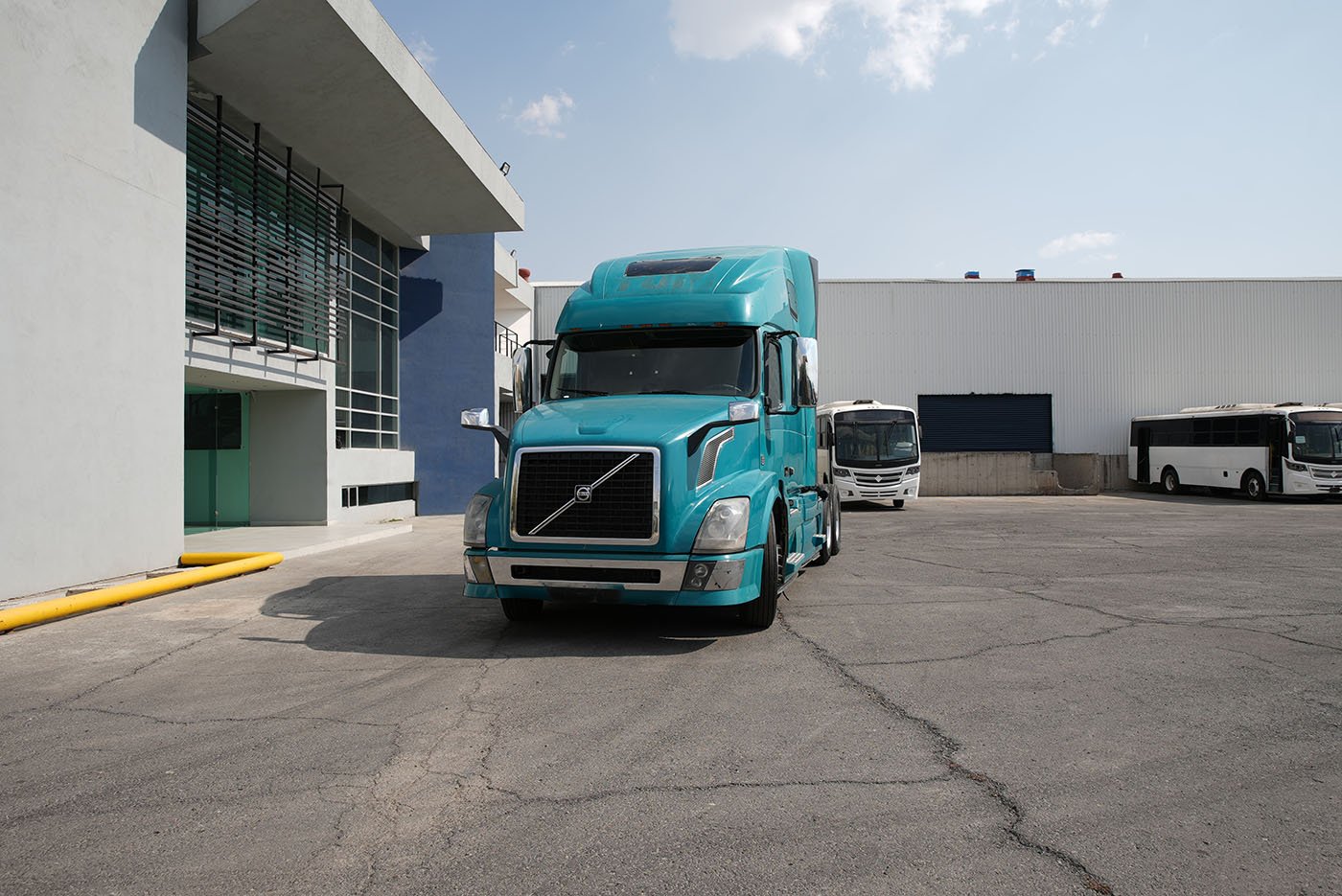 volvo,VNL 64T-670,2015