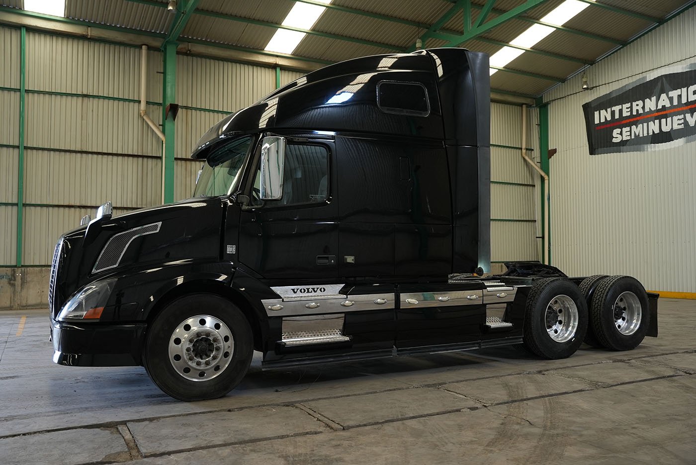 volvo,VNL64T-670,2015