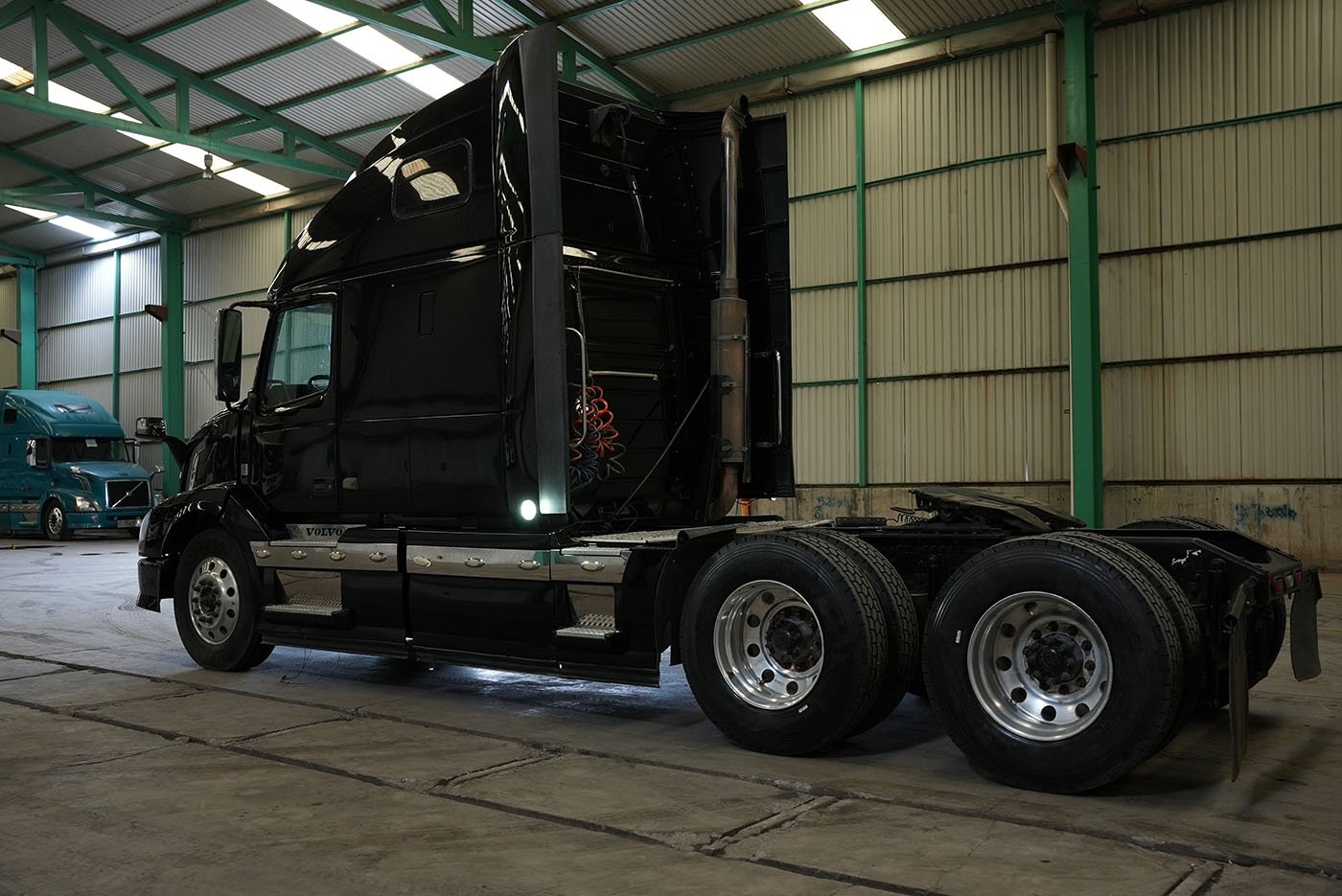 volvo,VNL64T-670,2015