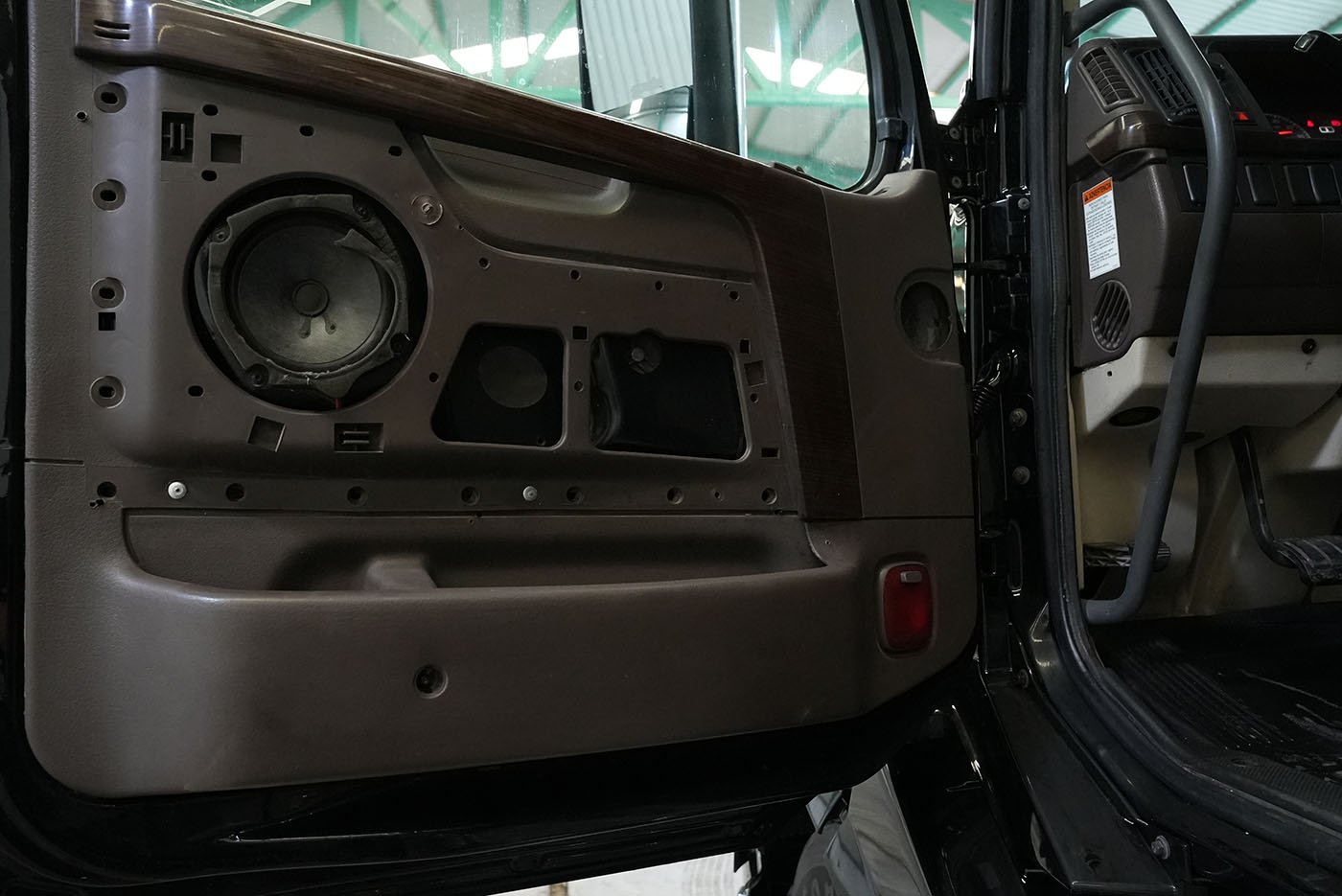 volvo,VNL64T-670,2015