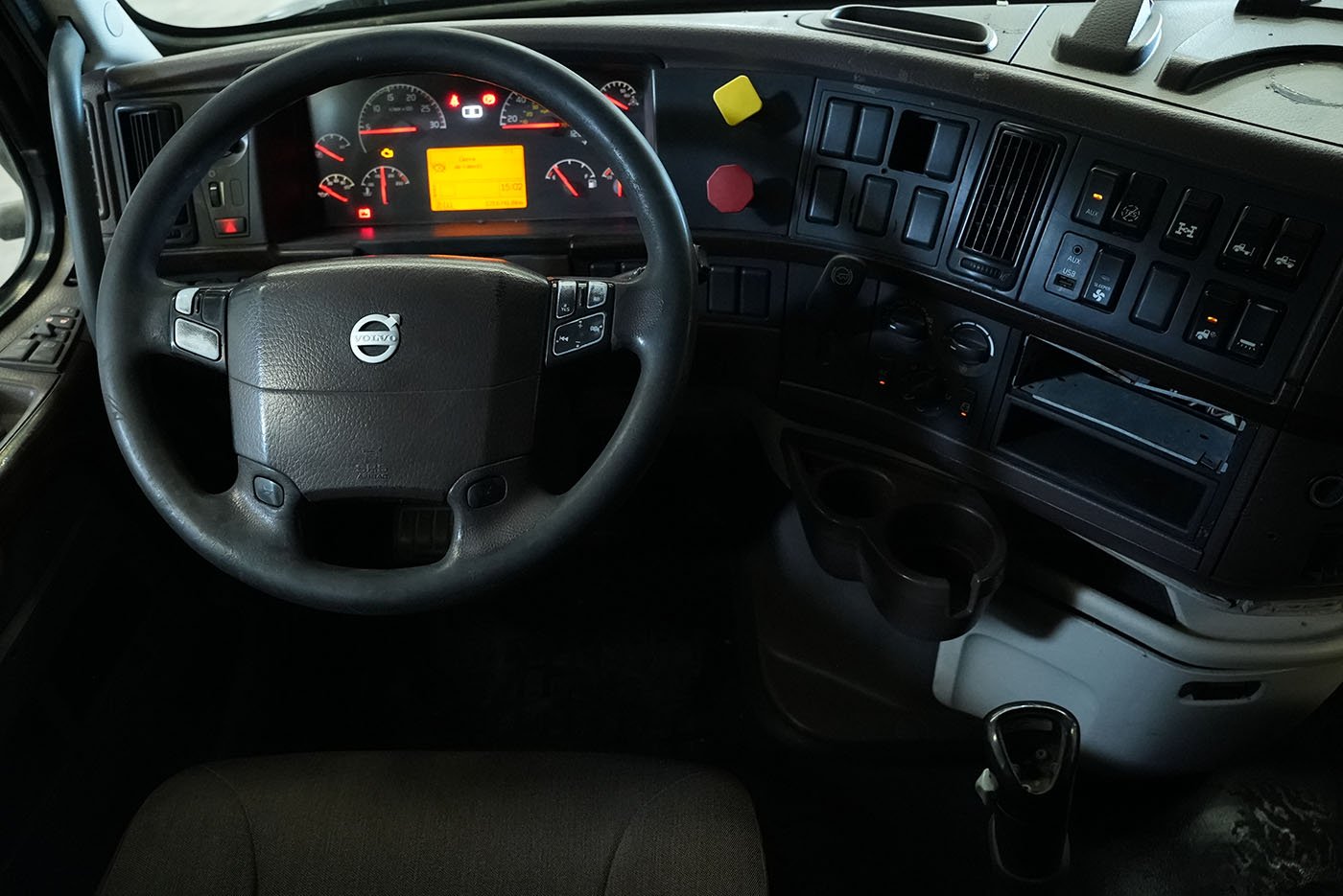 volvo,VNL64T-670,2015