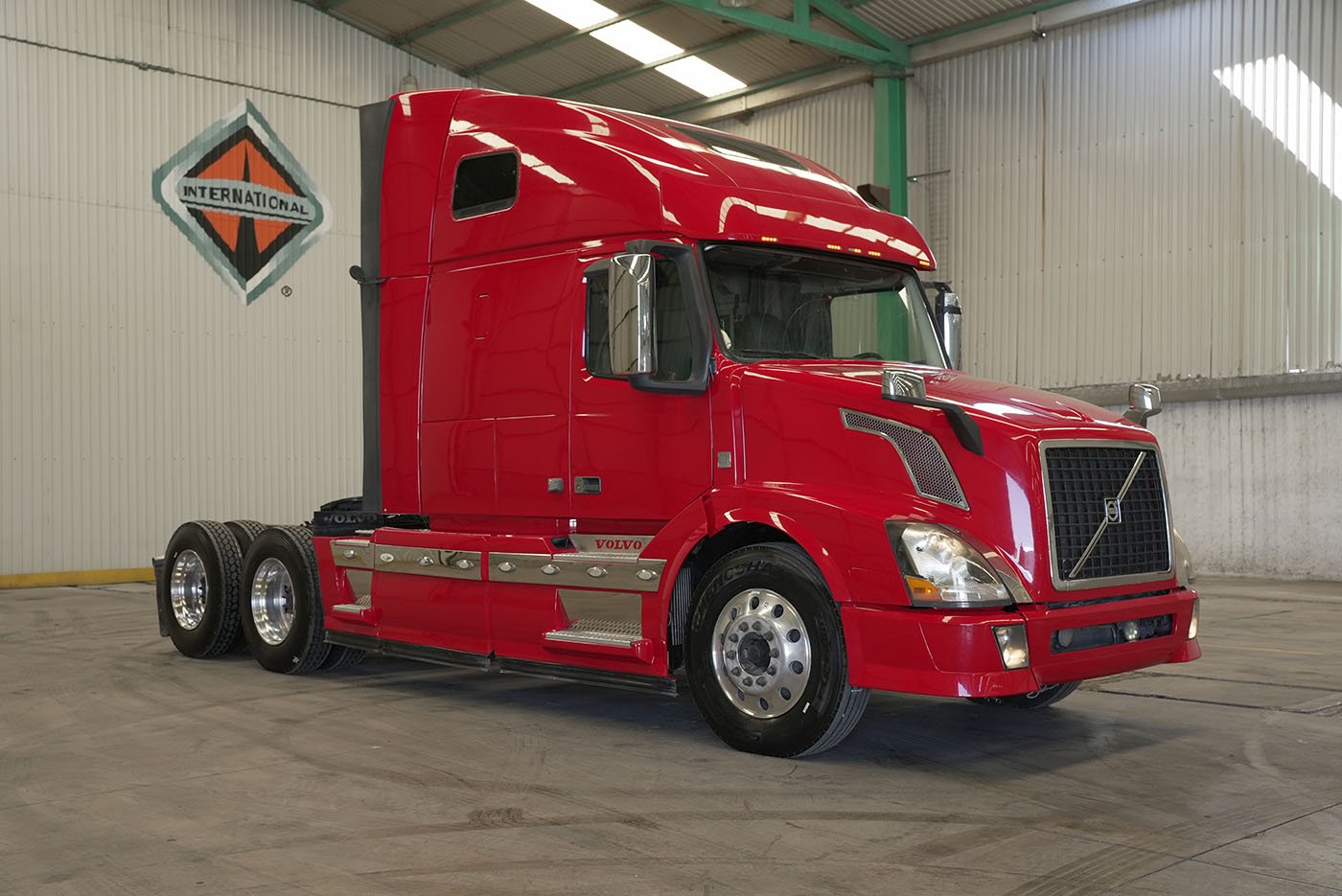 volvo,VNL64T-670,2015