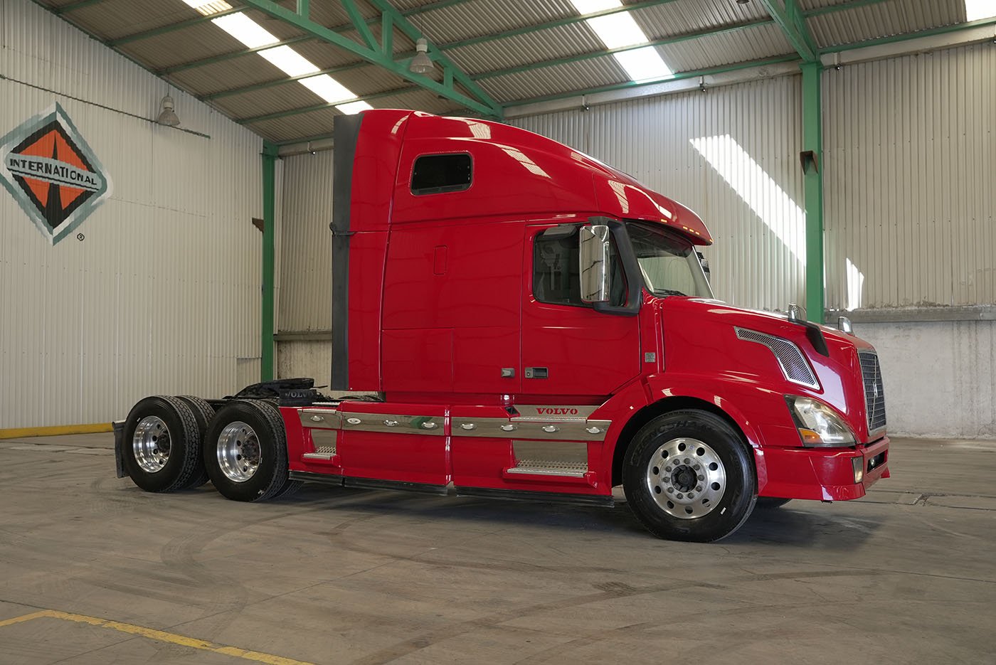 volvo,VNL64T-670,2015