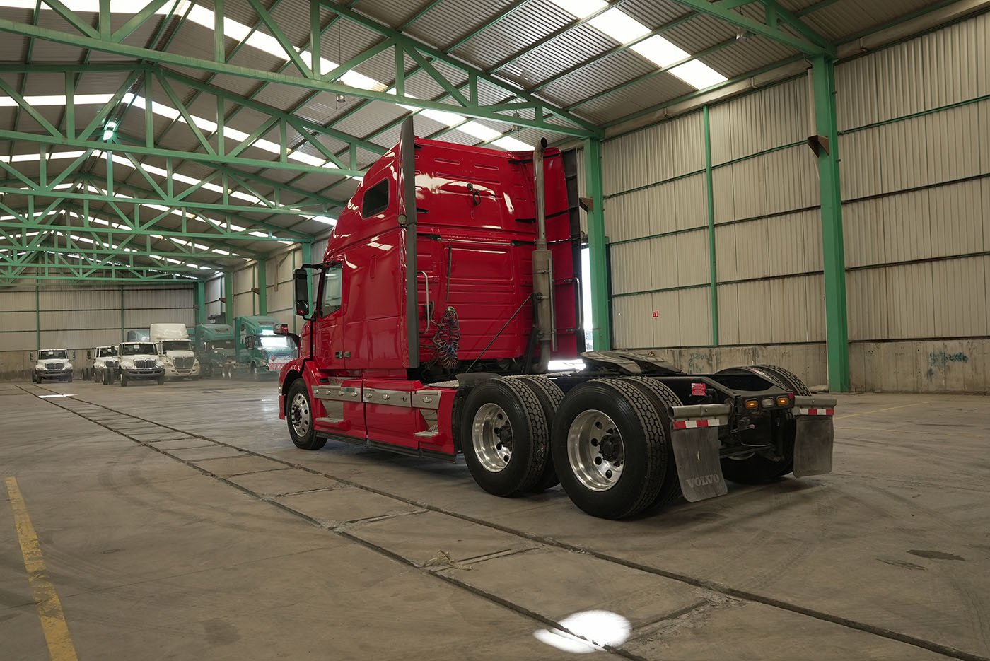 volvo,VNL64T-670,2015