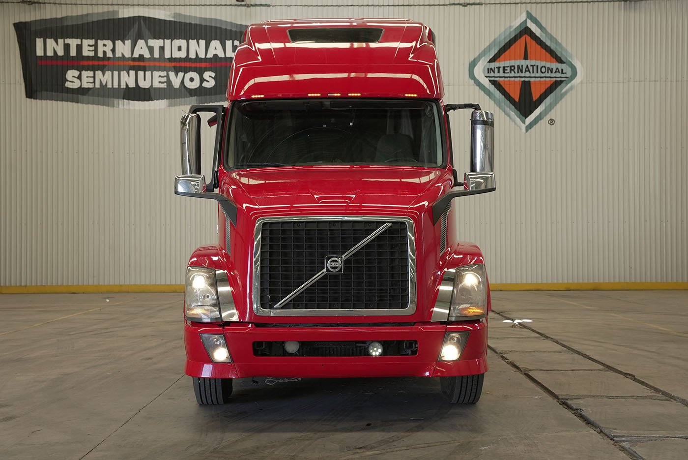 volvo,VNL64T-670,2015