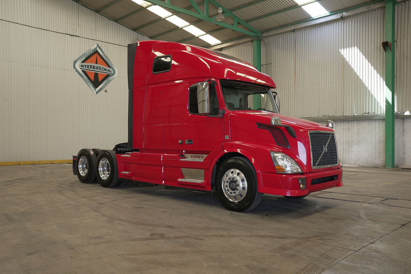 volvo,VNL64T-670,2015