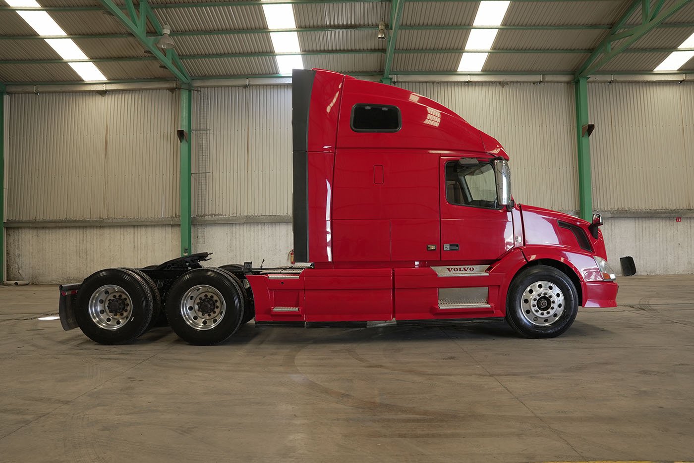 volvo,VNL64T-670,2015