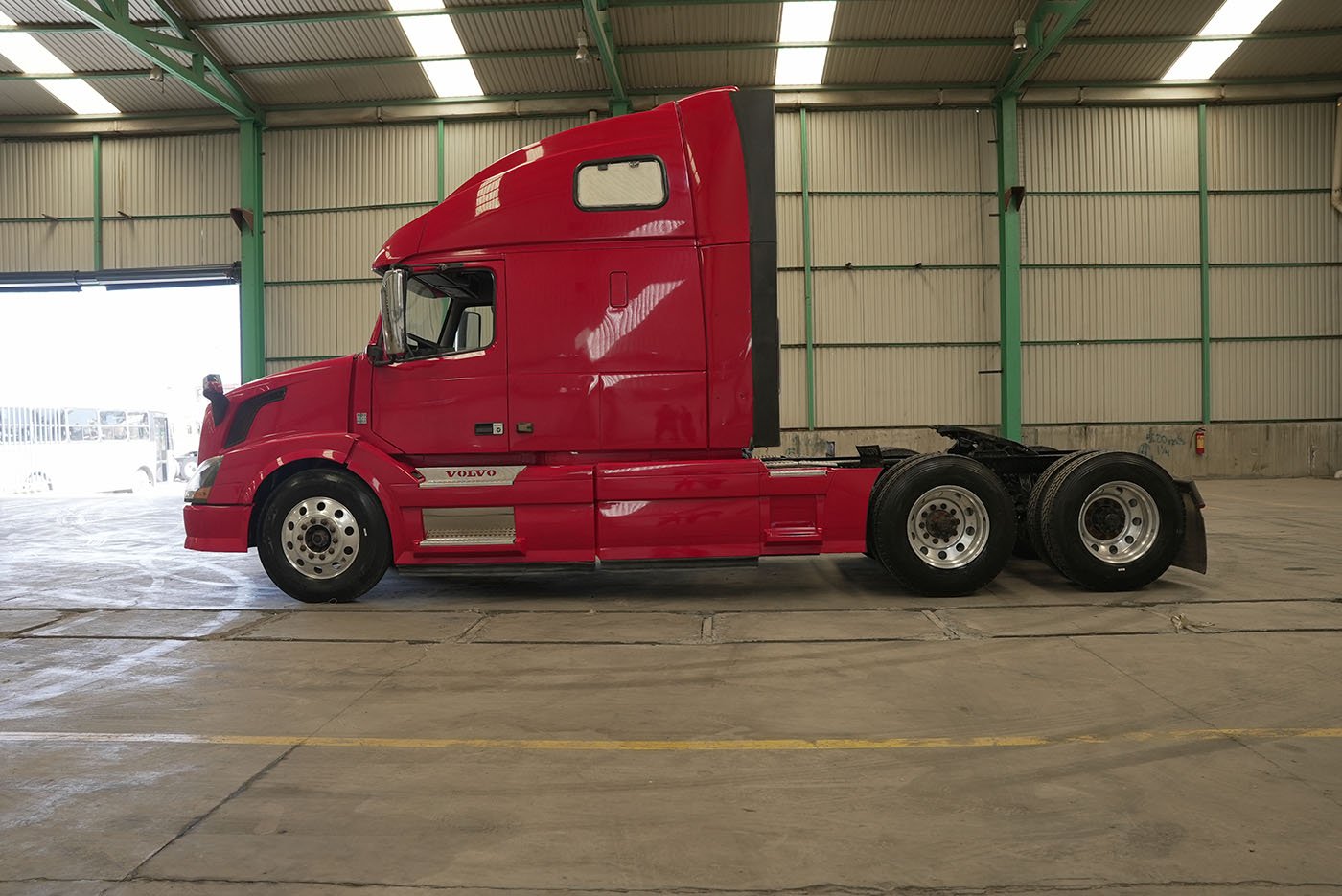 volvo,VNL64T-670,2015