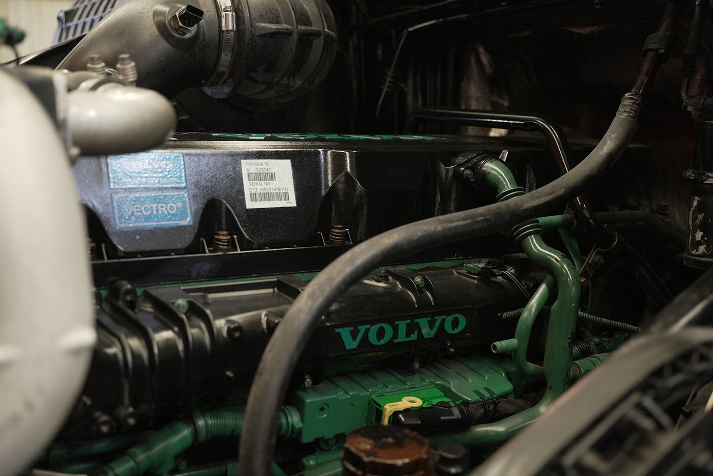 volvo,VNL64T-670,2015