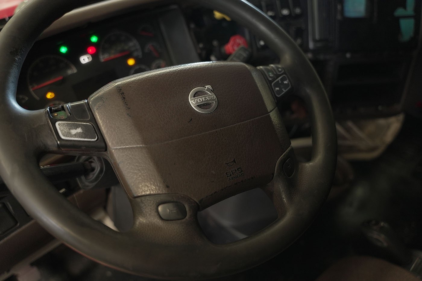 volvo,VNL64T-670,2015