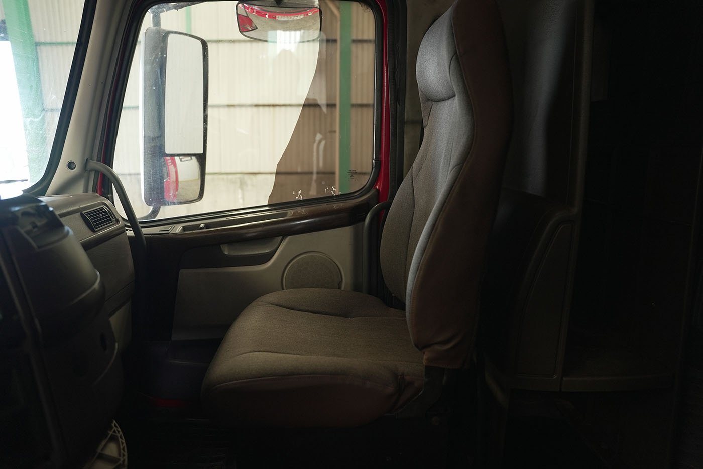 volvo,VNL64T-670,2015
