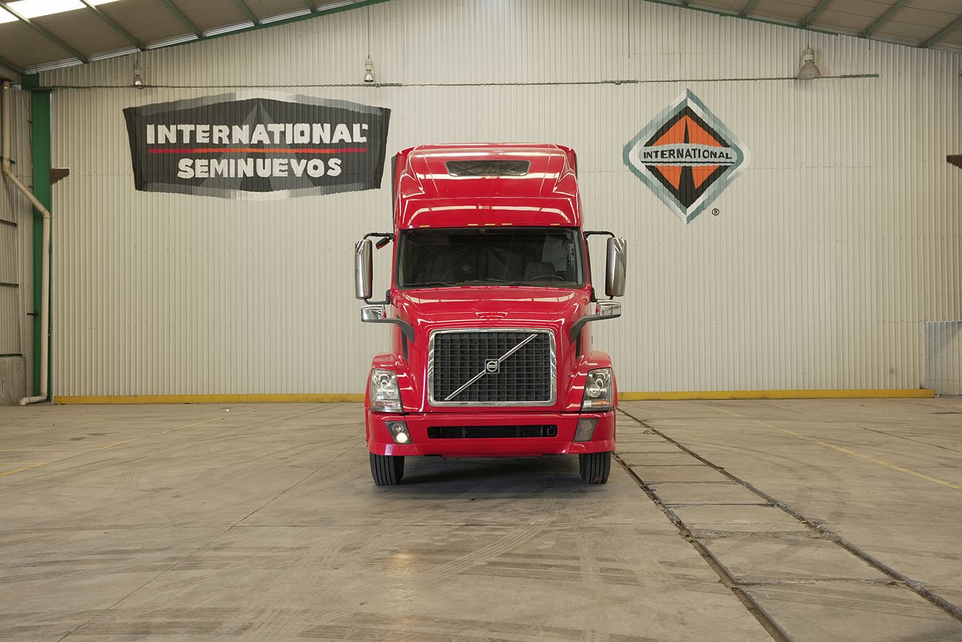 volvo,VNL64T-670,2015
