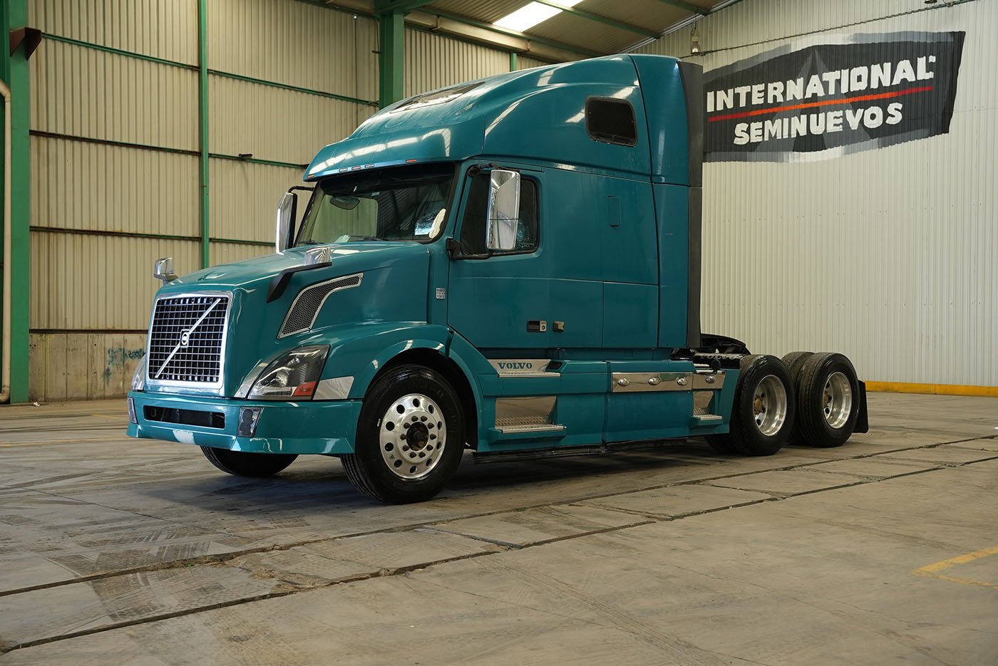 volvo,VNL64T-670,2015