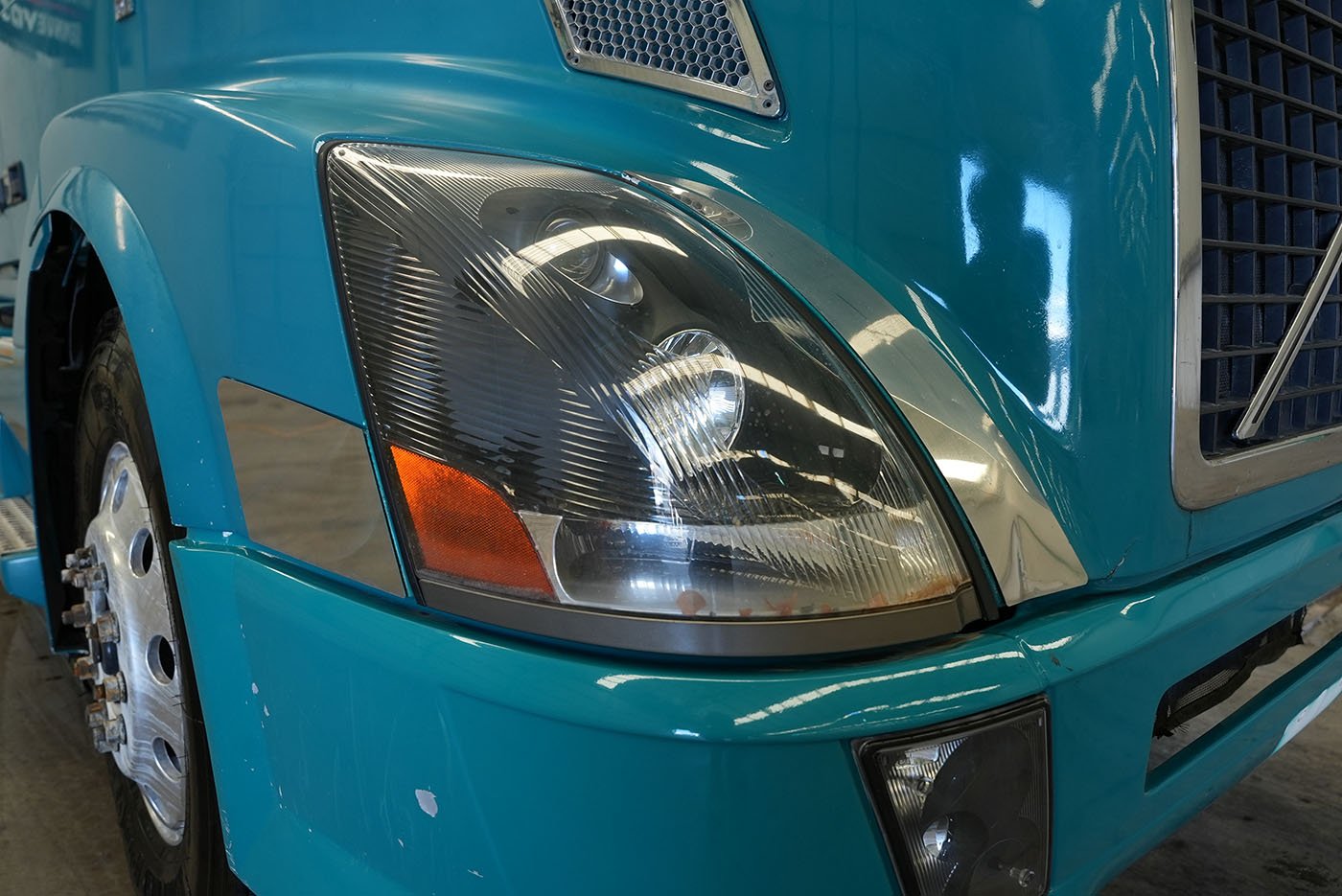 volvo,VNL64T-670,2015