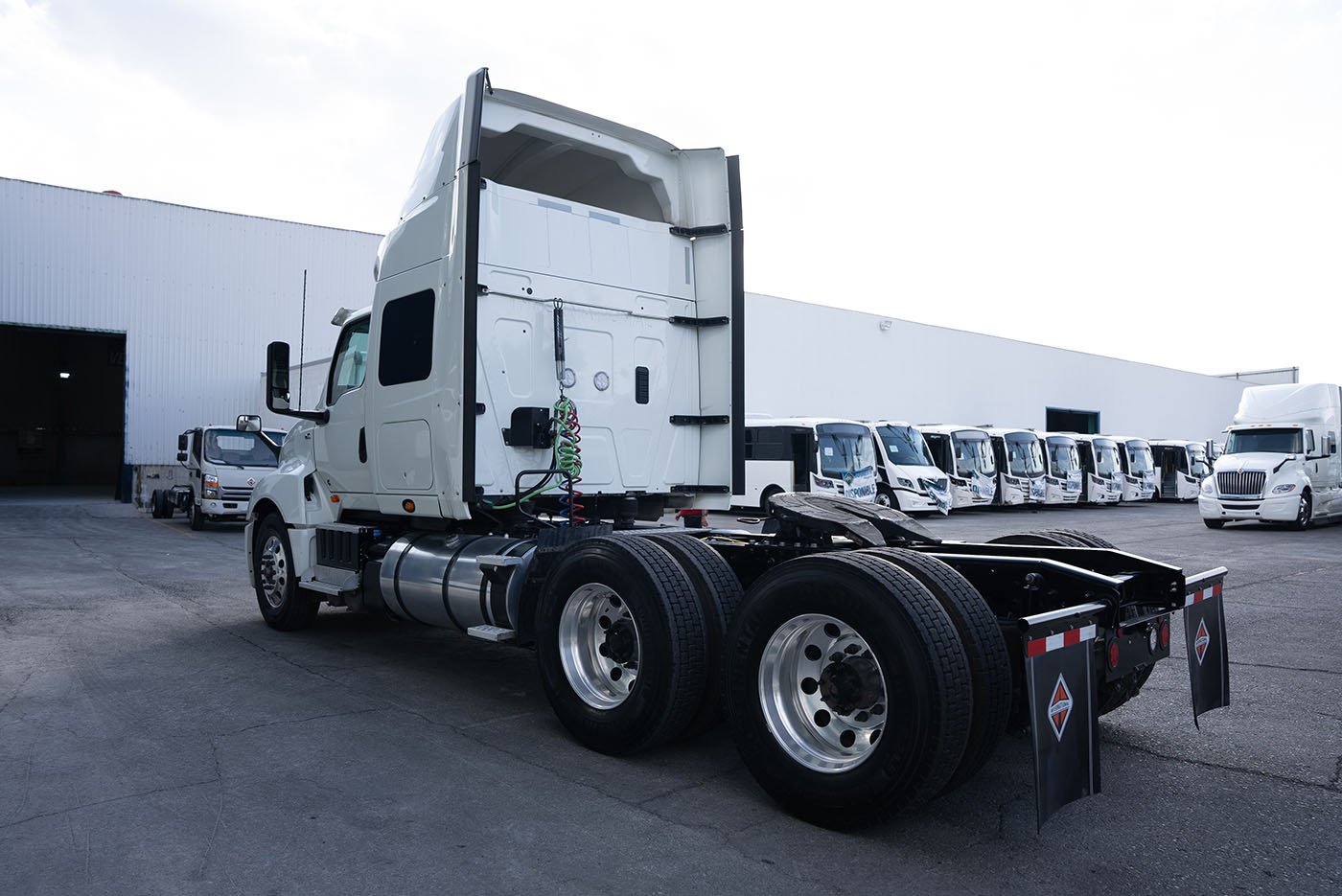 international,LT 625 6X4,2024
