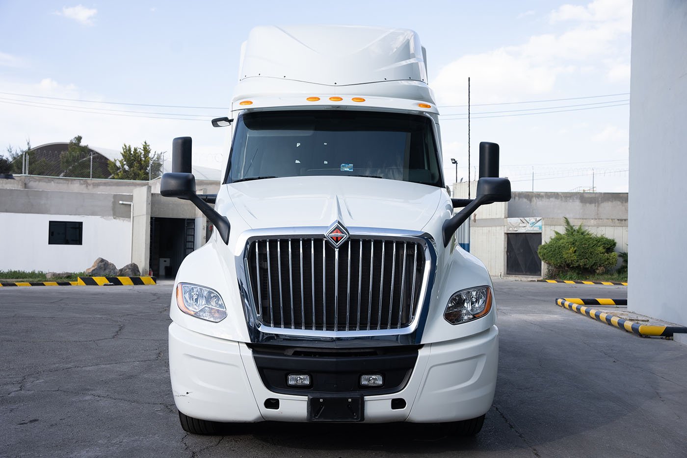 international,LT 625 6X4,2024