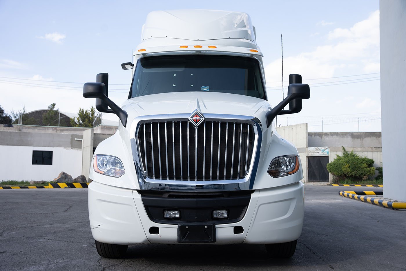 international,LT 625 6X4,2024