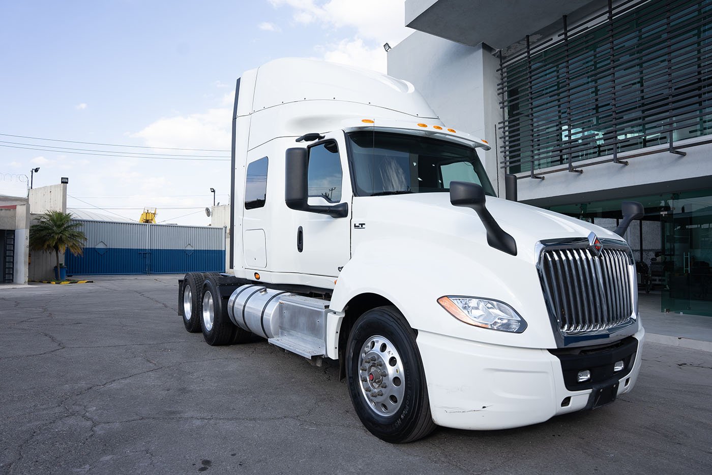 international,LT 625 6X4,2024